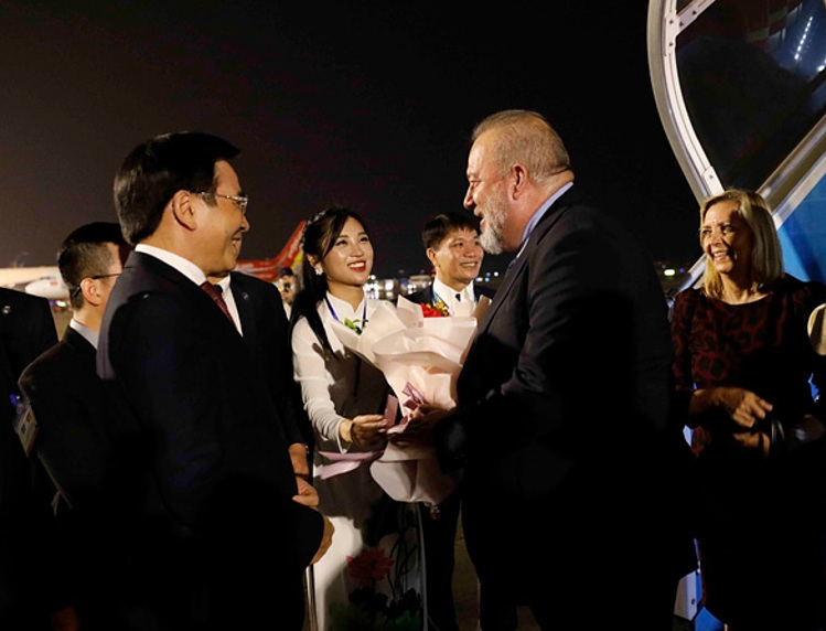 Cuban PM Manuel Marrero Cruz begins Vietnam visit